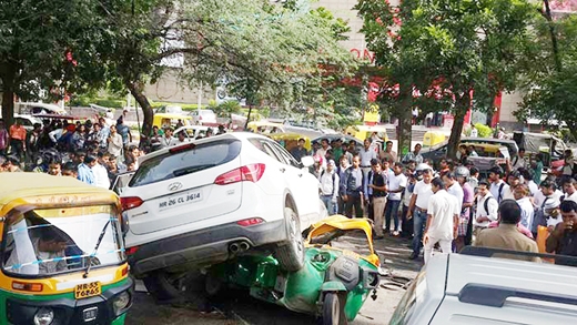 SUV, Fired at in Gurgaon 3